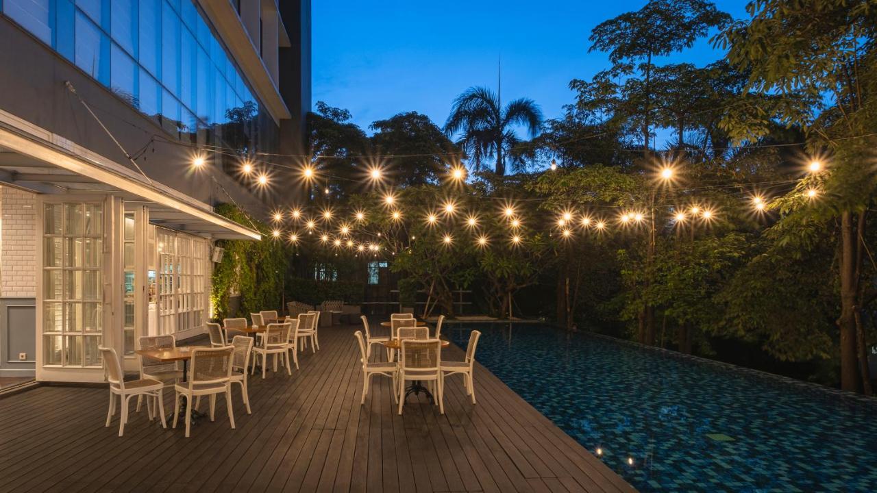 Veranda Hotel Pakubuwono Джакарта Экстерьер фото