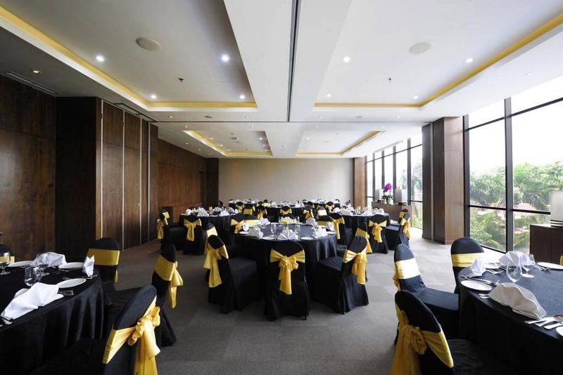 Veranda Hotel Pakubuwono Джакарта Экстерьер фото