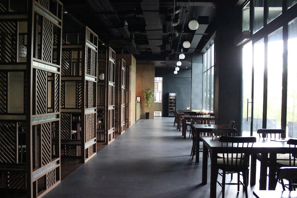Veranda Hotel Pakubuwono Джакарта Экстерьер фото