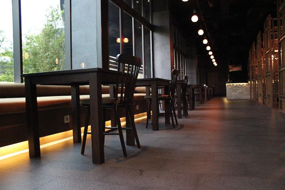 Veranda Hotel Pakubuwono Джакарта Экстерьер фото