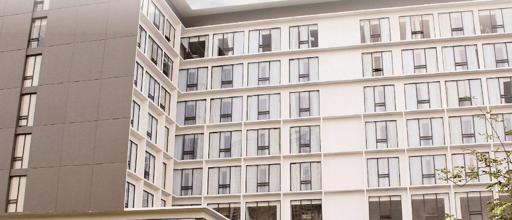 Veranda Hotel Pakubuwono Джакарта Экстерьер фото